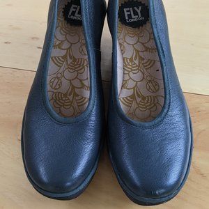 FLY London Women's Platform Wedge, Size 8